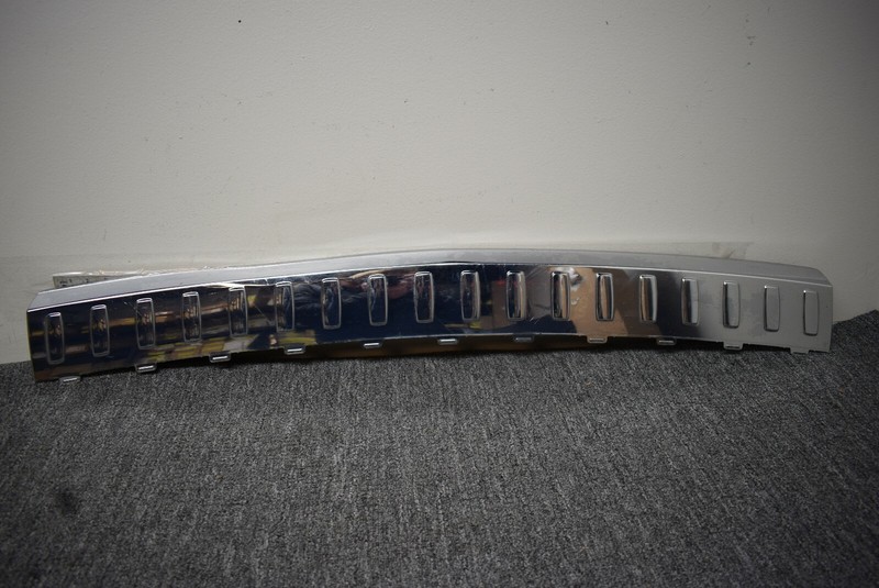 2012-2013 MERCEDES BENZ M CLASS REAR BUMPER GUARD CHROME FACTORY OEM