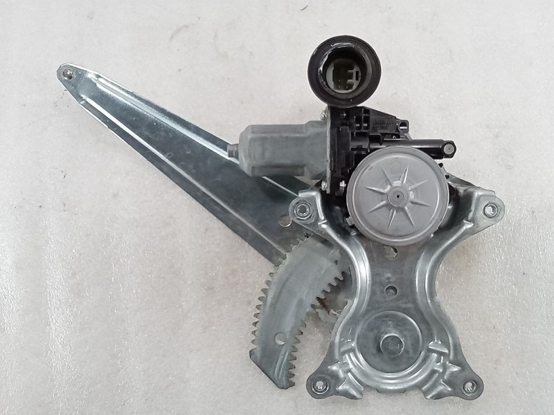 2013-2018 Toyota RAV4 Rear Left Side Window Regulator Motor Assembly 698040R030
