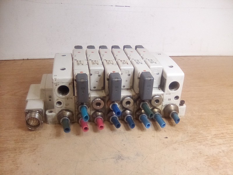 SMC Manifold Bank X3 VSR8-4-FJG-D-3VZR X3 VSR8-4-FG-S-3VZR