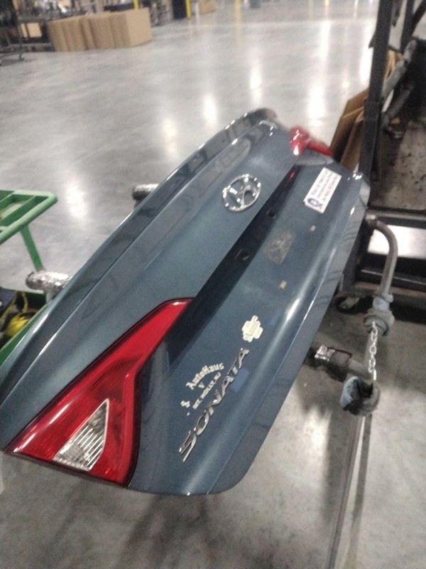 2015 Hyundai Sonata Blue Deck Lid Trunk Lid OEM Good Condition NJ25-22761-578725