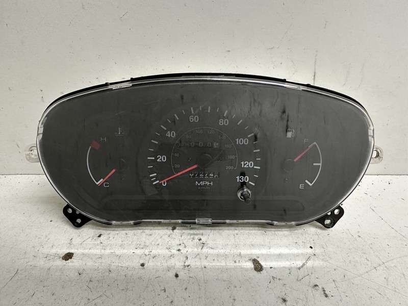 2000-2002 Hyundai Accent Cluster Speedometer gauges instrument panel oem