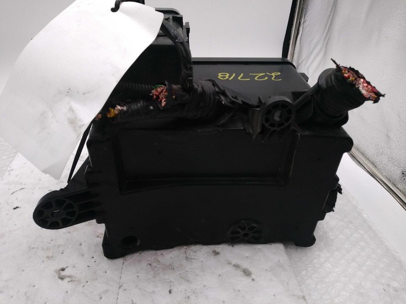 2017 INFINITI QX80 Fuse Box OEM Grey 125K Miles NJ25-22718-574079
