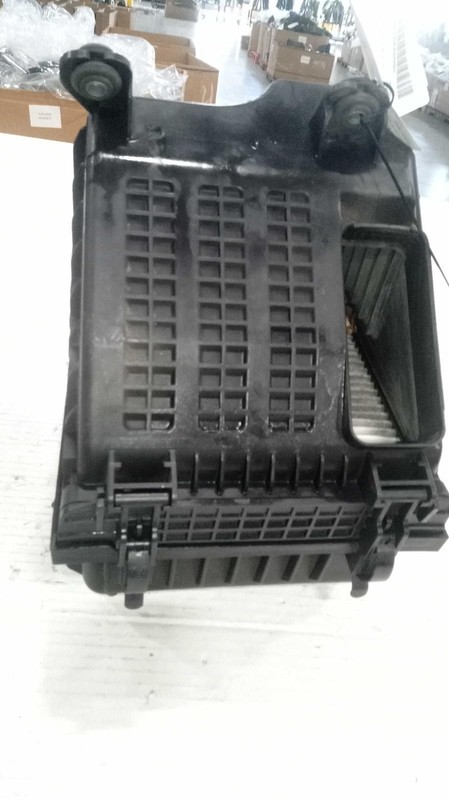 2015 Hyundai Santa Fe Air Cleaner Assembly OEM 2.0L Turbo Used Part 132k mi