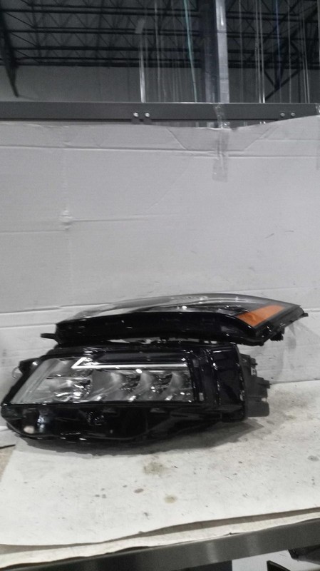 2023 Nissan Rogue Left Headlight Assembly White OEM Used 710049 10K Miles