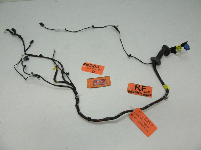 WIRE PLUG CONNECTOR HARNESS DOOR LATCH WINDOW MOTOR MIRROR SPEAKER MASTER SWITCH