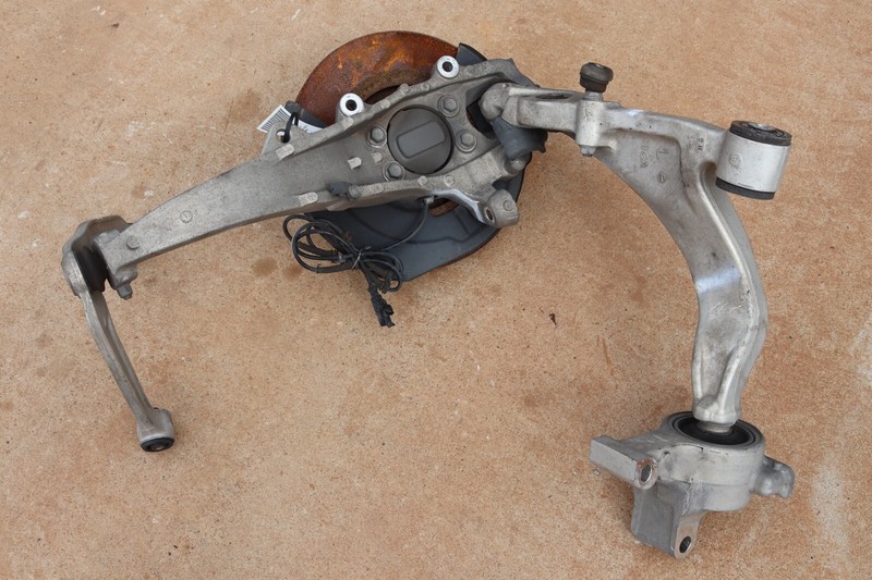 2014-2017 INFINITI QX70 RWD FRONT LEFT SPINDLE KNUCKLE HUB W/ CONTROL ARMS OEM