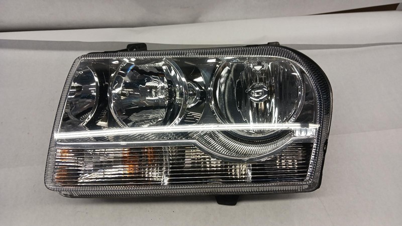 08-'10 CHRYSLER 300 Left driver headlight halogen OEM Grade A!