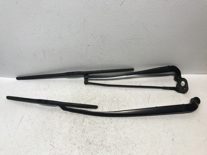 07-12 Lexus LS460 Windshield Wiper Blade Arms Left Right Set Pair OEM