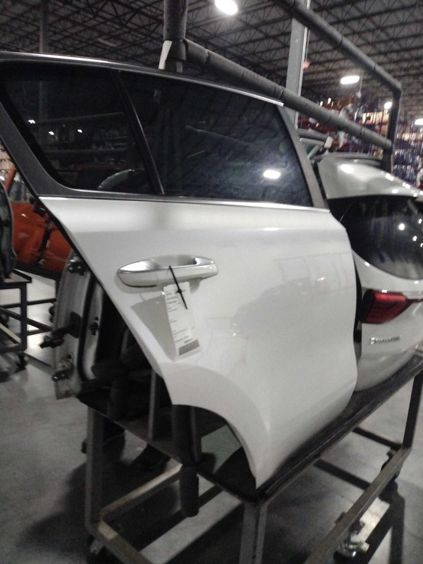 2018 KIA Sportage Rear Right Door White OEM 636868, 89000 Miles