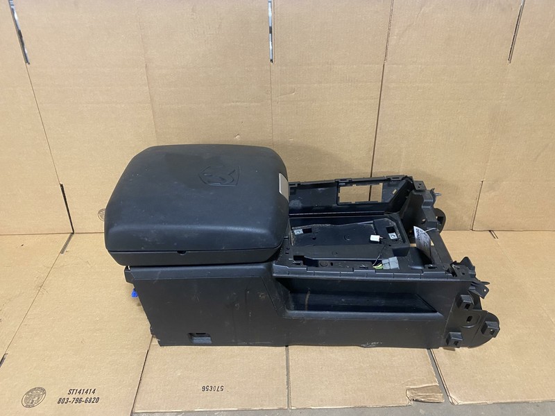 2018-2020 DODGE PICKUP 1500 FRONT CENTER CONSOLE ARMREST STORAGE COVER OEM