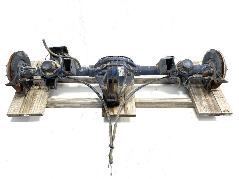 Rear Axle Assembly Corporate 8.25" Fits 2005-2010 Jeep Grand Cherokee 70427