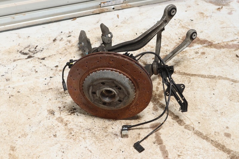 2014-2021 MERCEDES S550 W222 AWD REAR RIGHT SPINDLE KNUCKLE HUB ASSEMBLY OEM