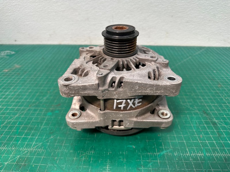 17-19 JAGUAR XE 2.0L engine ALTERNATOR GENERATOR OEM