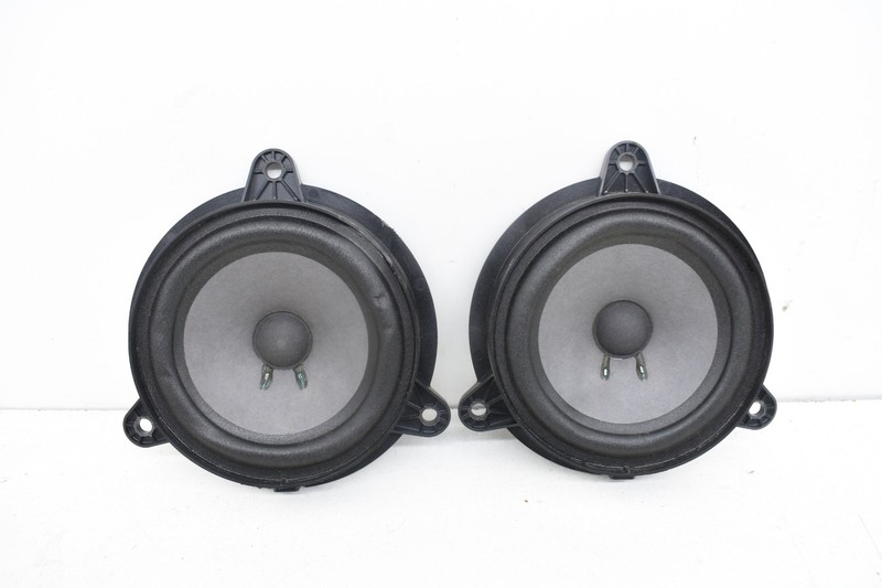 2004 Nissan 350Z Front Left Right BOSE Door Speaker Set Pair OEM KW82