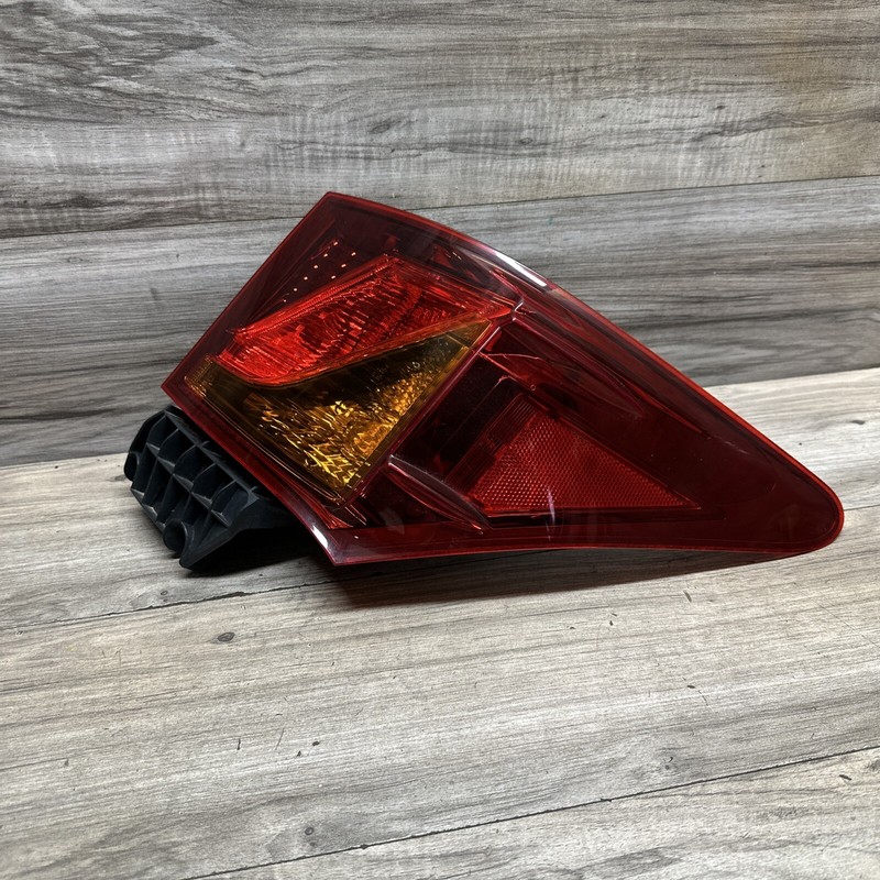 2013-2015 LEXUS GS450H G350 Right Taillight Quarter Panel Mounted OEM RR 2014