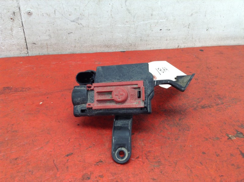 17-19 AUDI A4 BATTERY POSITIVE TERMINAL JUNCTION BLOCK OEM