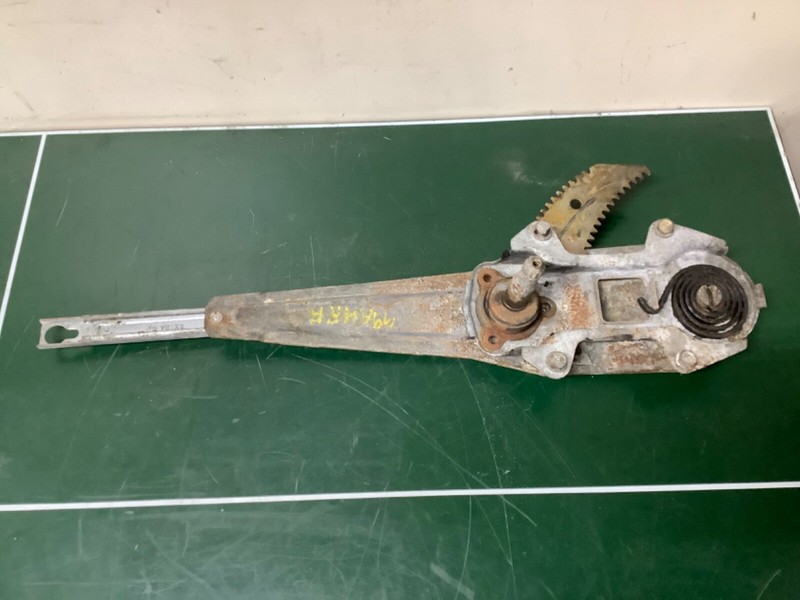 98-02 Accord 4DR Right RearWindow Regulator Manual Crank Glass Opener used OEM