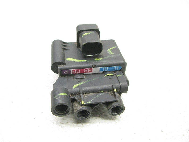 06-12 MERCEDES W251 E350 R500 R350 AIR SUSPENSION COMPRESSOR VALVE BLOCK 03311