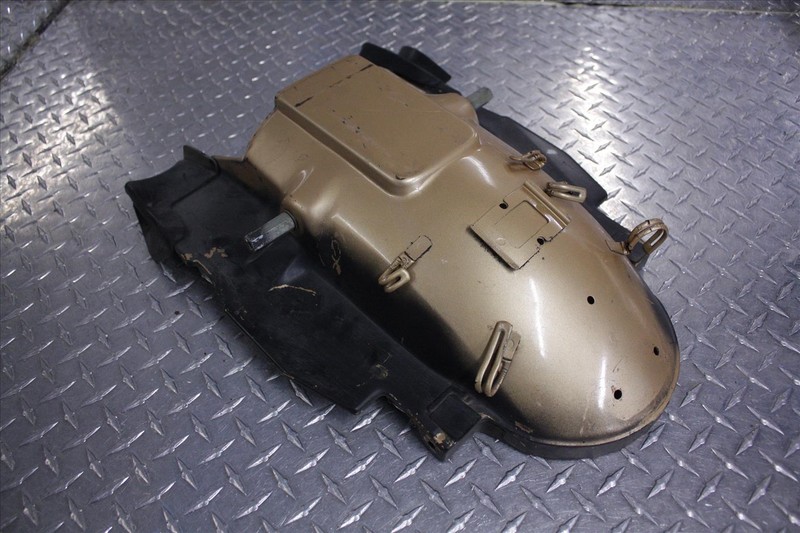 85 HONDA GL 1200 L GOLD WING REAR WHEEL OUTER FENDER OEM GL1200