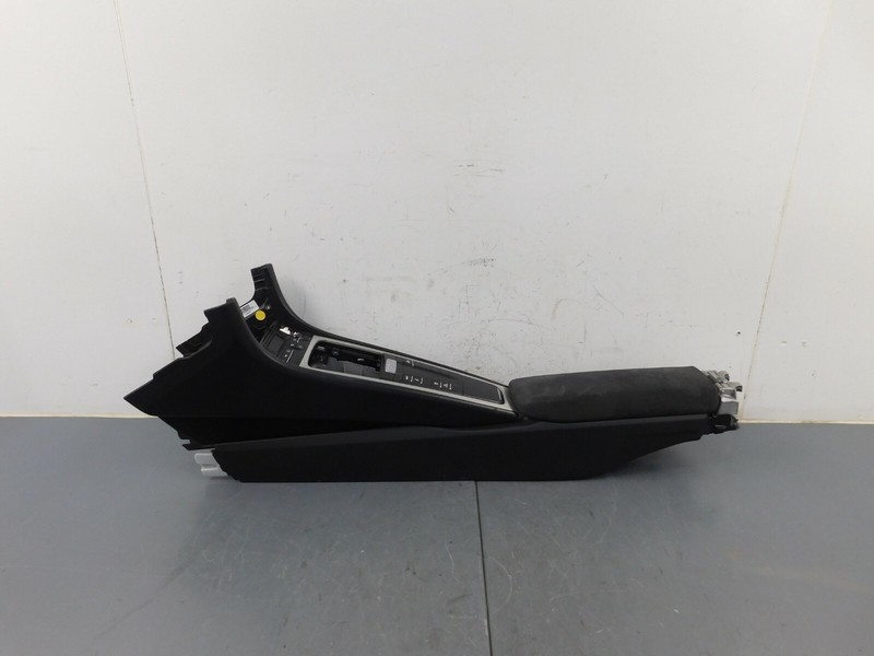 2016 14 15 Porsche 981 Cayman GT4 Center Console / Controls / Armrest #7614 F1