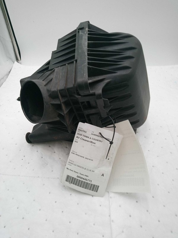 Used Air Cleaner Assembly fits: 2010 Chrysler Town & countryGrade A
