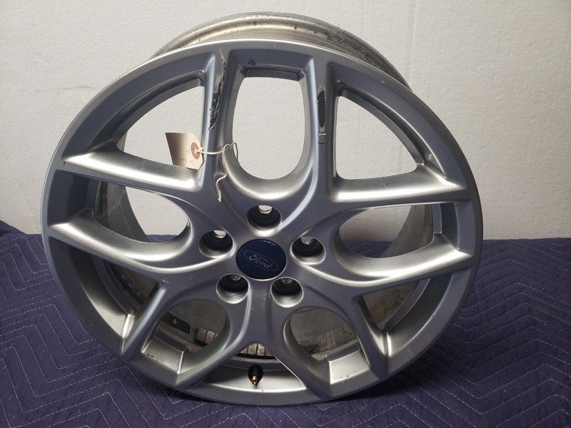 Wheel 17x7 Alloy 10 Spoke 5 Y Spokes Painted Argent Fits 15-16 FOCUS