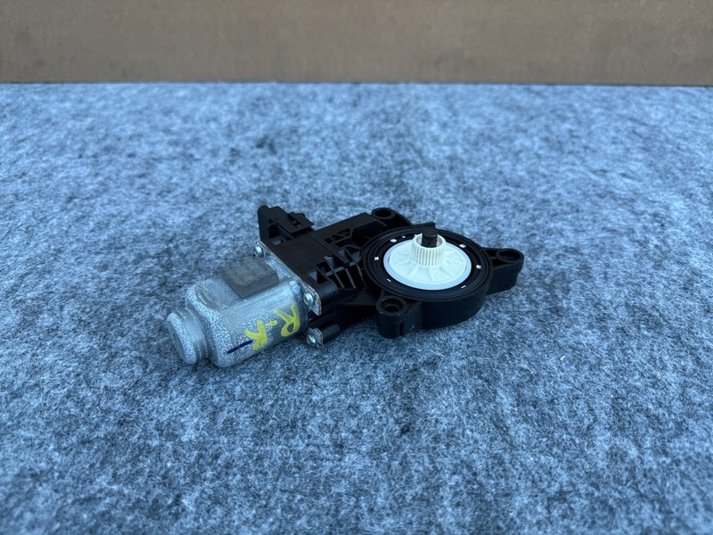 GENESIS GV80 2021-2025 OEM REAR RIGHT PASSENGER WINDOW REGULATOR MOTOR