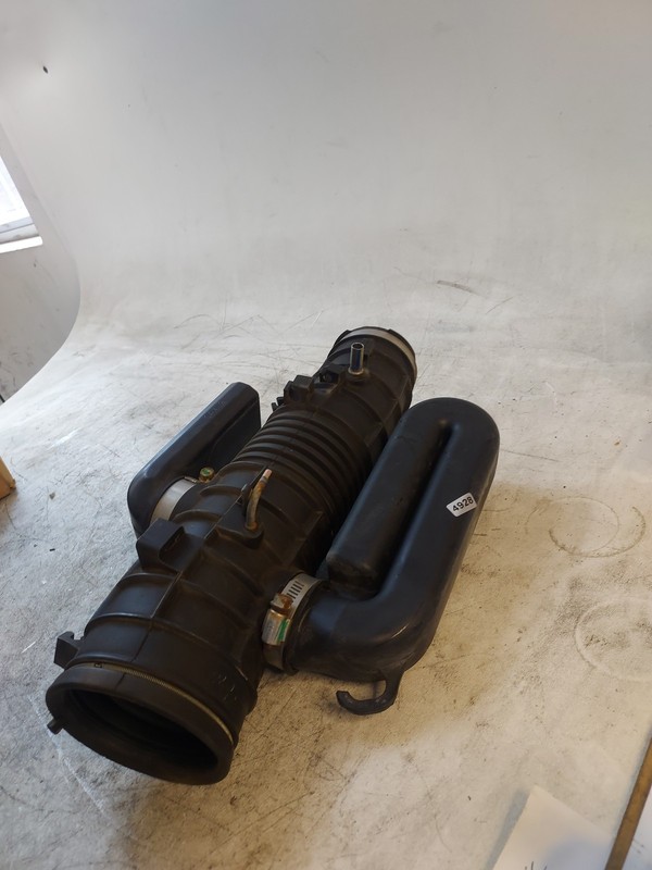 1999-2004 Honda Odyssey Air Intake Tube with Resonator 3.5L 6 CylinderA/TOEM
