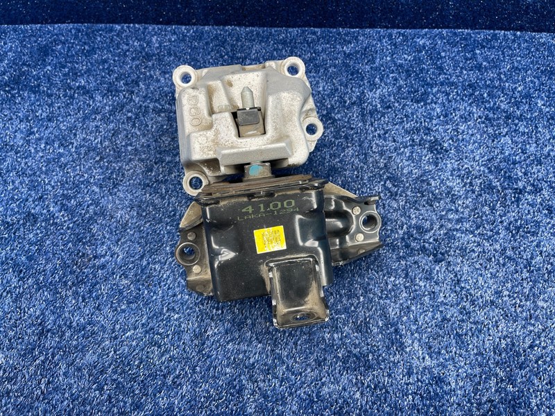 2015-2019 HYUNDAI SONATA TRANSMISSION LEFT MOUNT SUPPORT BRACKET OEM 21830-D4100