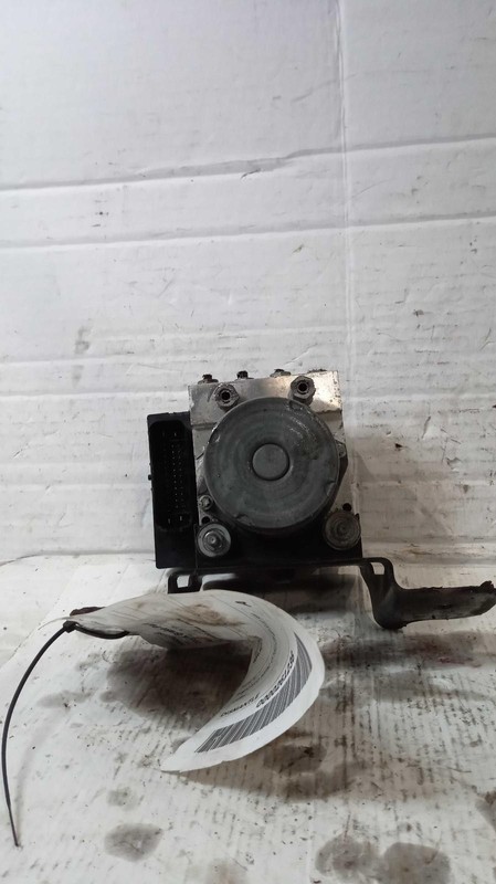 2015 Chevrolet Traverse ABS Hydraulic Assembly OEM 144K Miles - Red