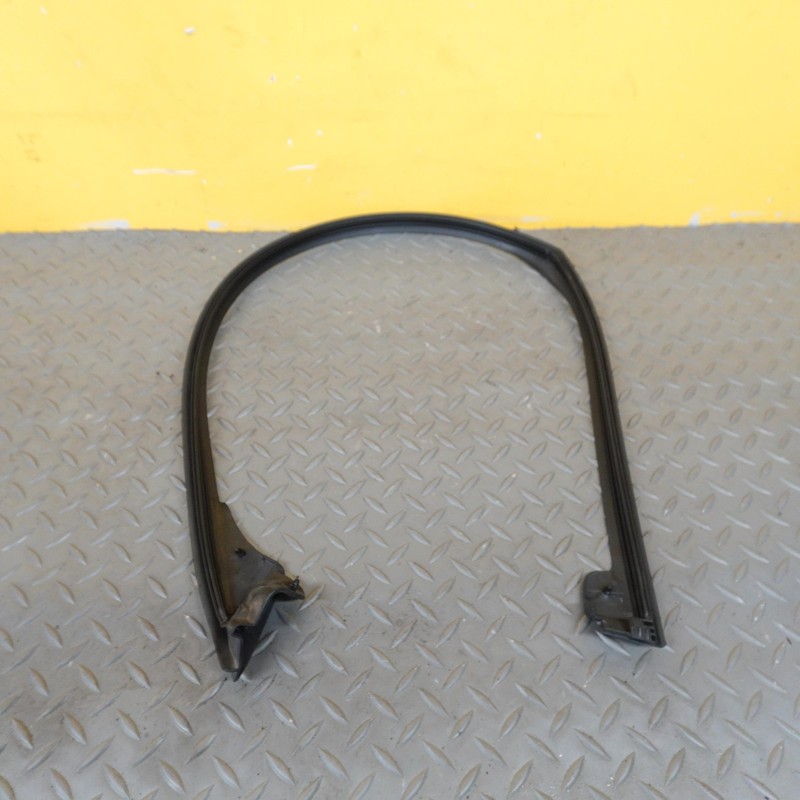 2020-2022 RANGE ROVER EVOQUE FRONT LEFT DOOR UPPER WEATHERSTRIP SEAL K8D220519A