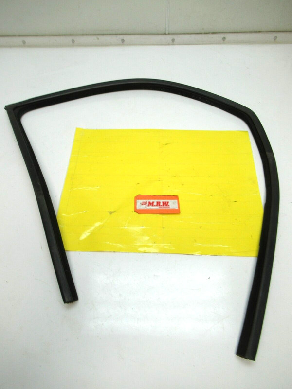 DOOR GLASS RUBBER SEAL RUN CHANNEL TRACK RIGHT FRONT 08-12 ESCAPE 08-11 MARINER