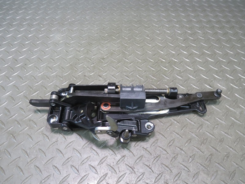 2007-2010 BMW E64 M6 CONVERTIBLE REAR RIGHT LINKAGE LOCK LATCH ACTUATOR 7123312