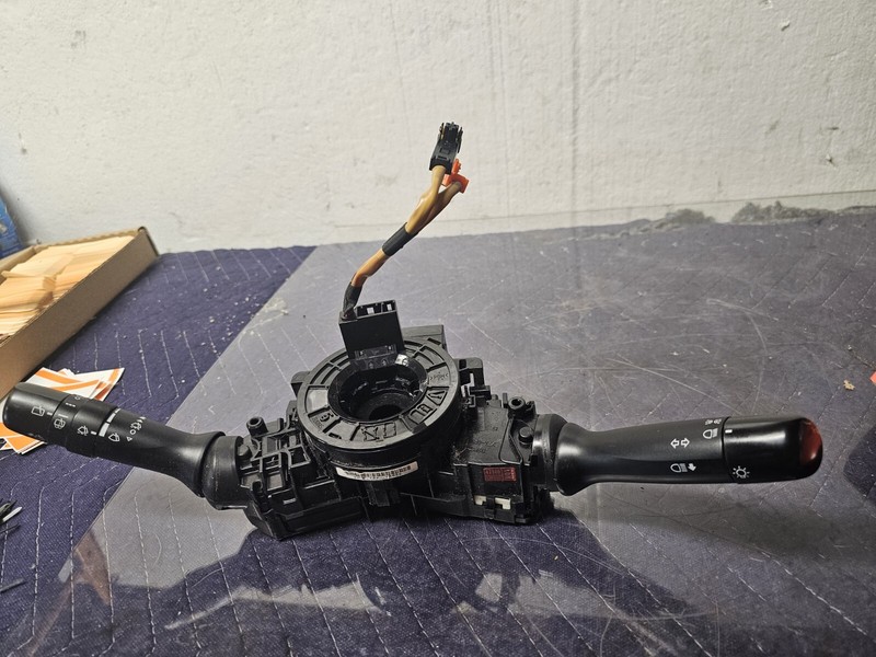 2010-15 Toyota Prius Turn Signal Wiper Headlight Column Switch OEM