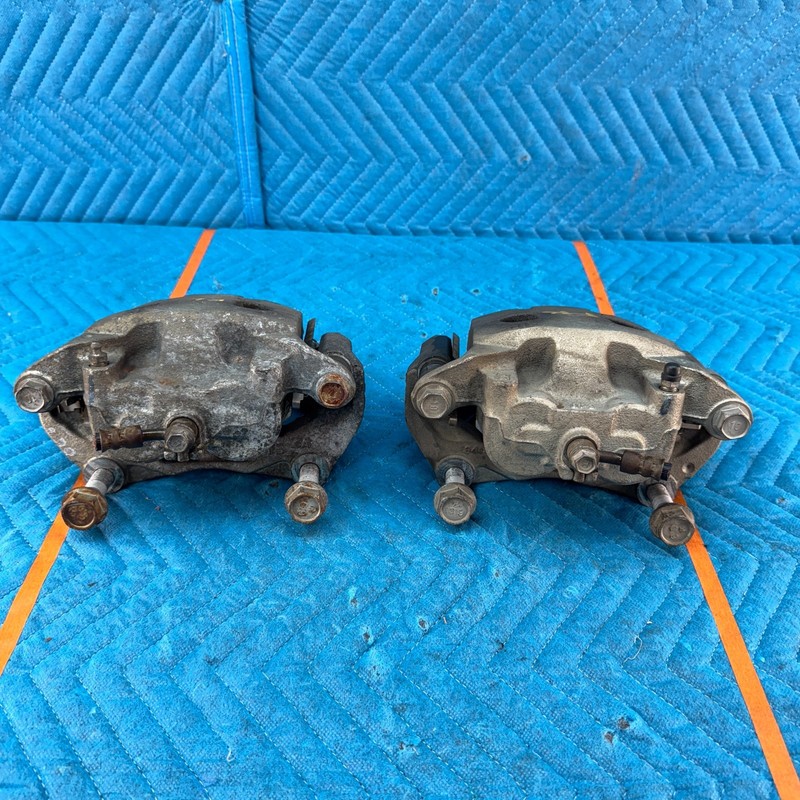 2016-2020 INFINITI QX60 Front Left & Right Wheel Brake Caliper Pair OEM