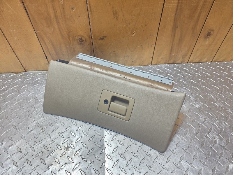 01 02 03 04 Ford Mustang GT Covertible Glove Box Assembly Beige Oem Tested