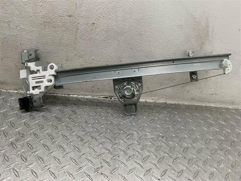 07-13 CHEVROLET SILVERADO 1500 2500 3500 PASSENGER REAR MANUAL WINDOW REGULATOR