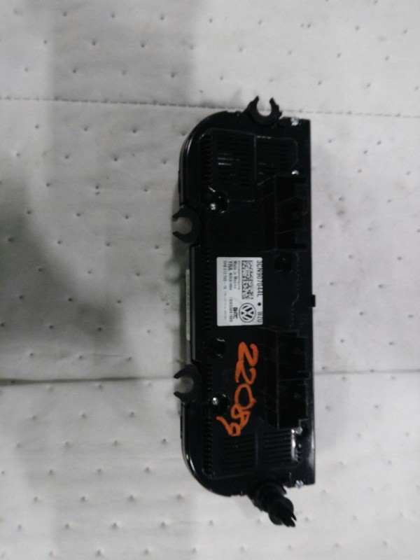 Used A/C Selector Switch fits: 2019 Volkswagen Atlas automatic temperature contr