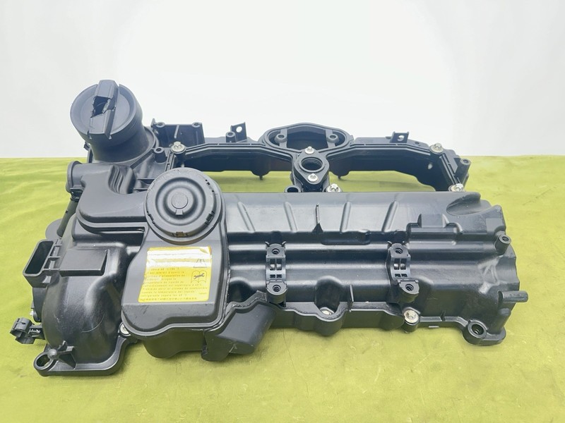 BMW F10 F22 F30 328i 428i 528i Engine Valve Cylinder Head Cover Assembly OEM 90K