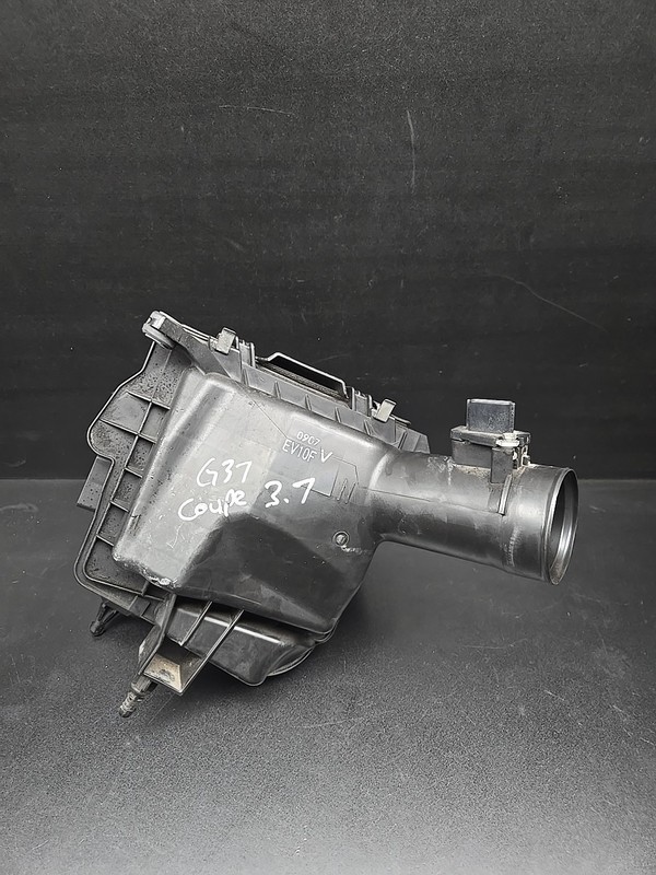 09-19 370Z 08-13 G37 VQ37VHR LEFT DRIVER AIR CLEANER INTAKE BOX HOUSING & DUCT