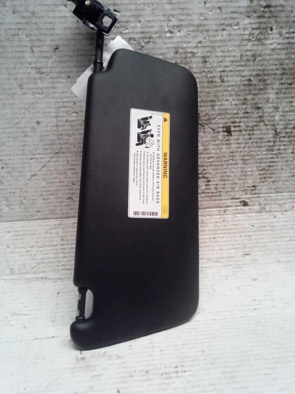 Used Left Sun Visor fits: 2015 Mercedes-benz Mercedes cla-class 156 Type roof il
