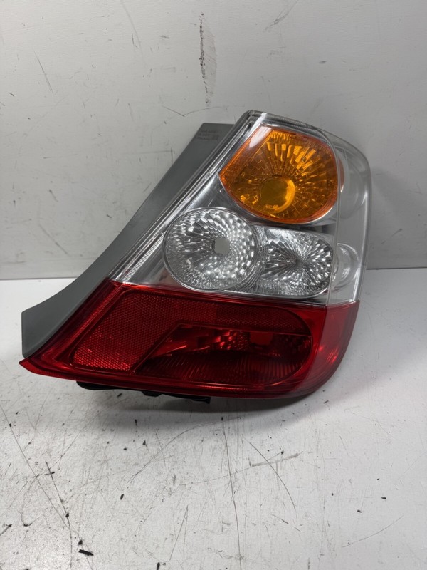 04-05 Honda Civic Si Right Tail Light Assembly 33501-S5T-A31 OEM