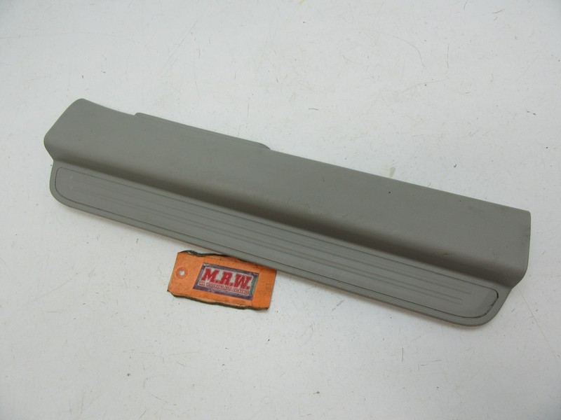 FITS RIGHT FRONT STEP PLATE ROCKER SILL SCUFF R RH RF PASSENGER SIDE 08-10 VUE