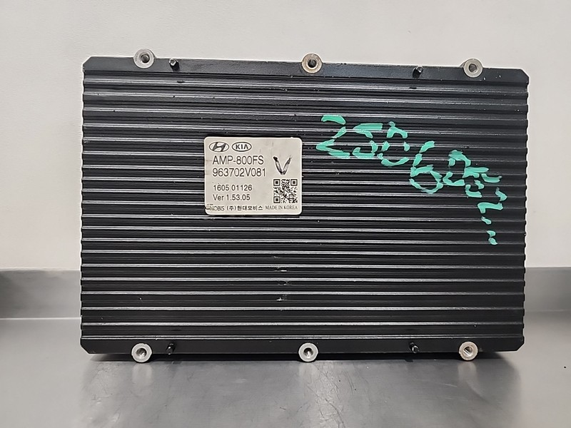 Audio Equipment Radio Amplifier OEM 963702V081 2015 Thru 2017 VELOSTER