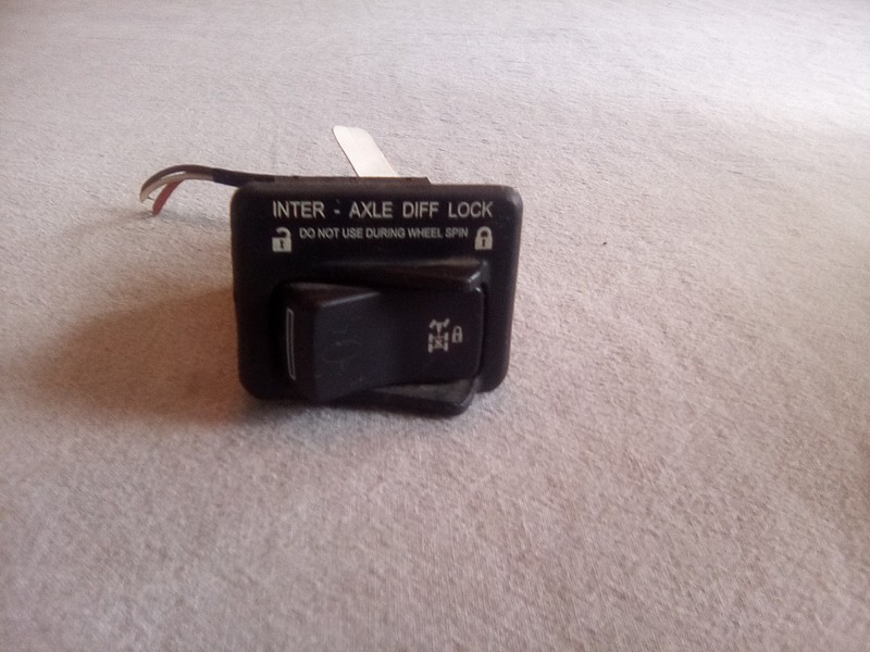 Peterbilt P27-1176-056 Inter Axle Differential Lock Switch W/Connector