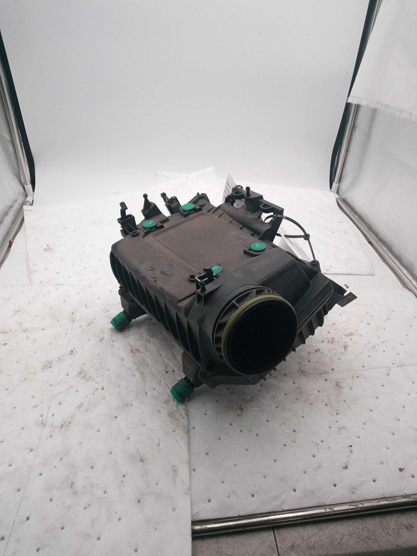2019 Mercedes-Benz A-Class Air Cleaner Assembly OEM Grey 2.0L 63K Miles