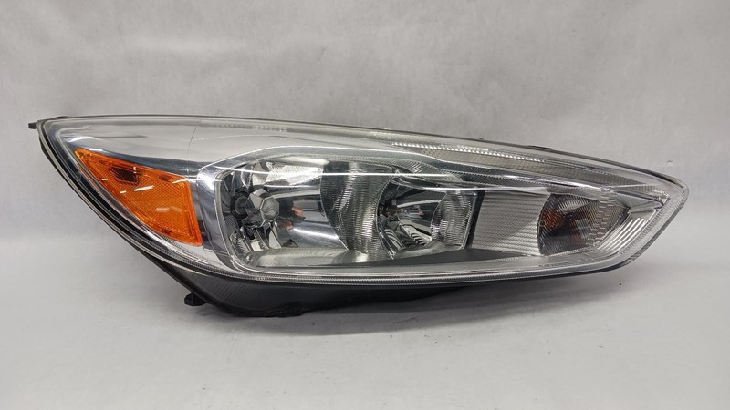 15-'18 FORD FOCUS Titanium Right passenger headlight halogen chrome OEM Grade B