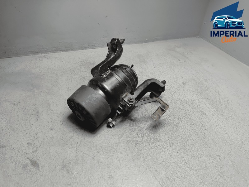 2018 - 24 TOYOTA CAMRY 2.5L FWD ENGINE / TRANS FRONT MOUNT BRACKET INSULATOR OEM