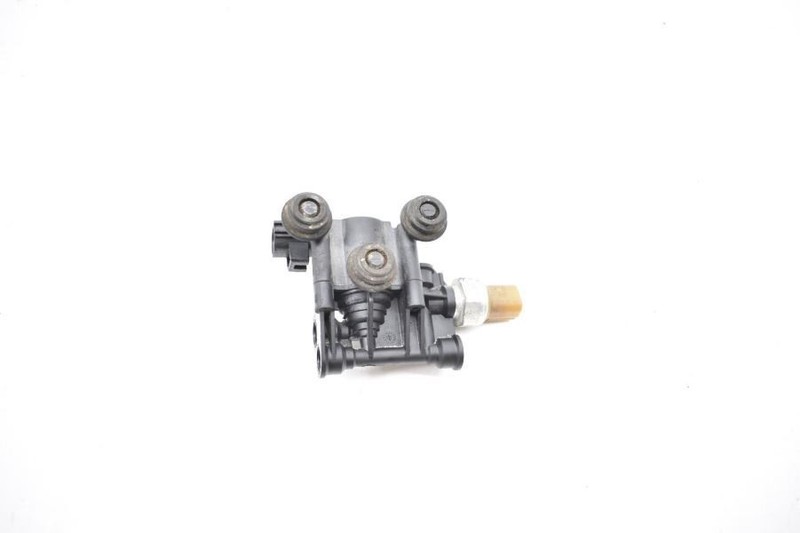 2005-2008 LAND ROVER LR3 4.4 AIR SUSPENSION TRANSFER RELIEF VALVE RVH000046