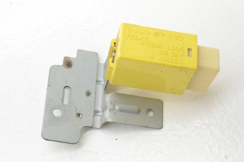2001-2005 Mazda MX-5 Miata 1.8L Door Lock Relay BJ0G 67 830